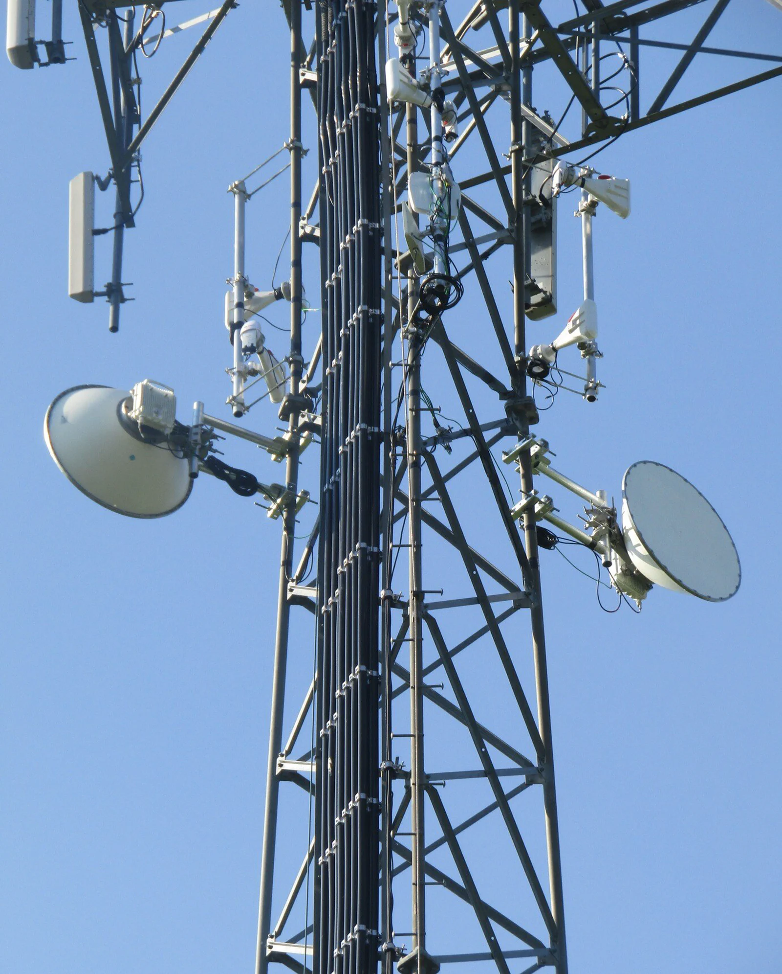 Vertical Axis climber at work at height