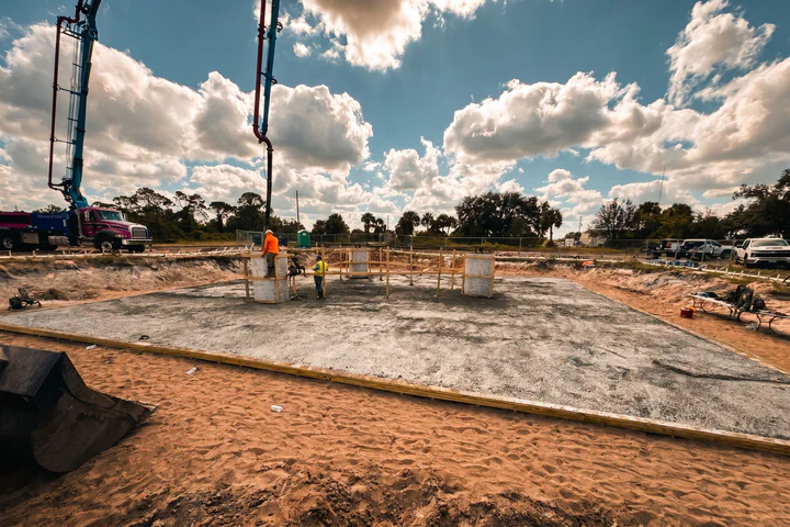 Vertical Axis crew at a turnkey tower site build