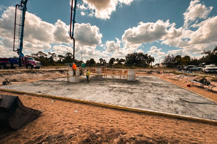Vertical Axis crew at a turnkey tower site build